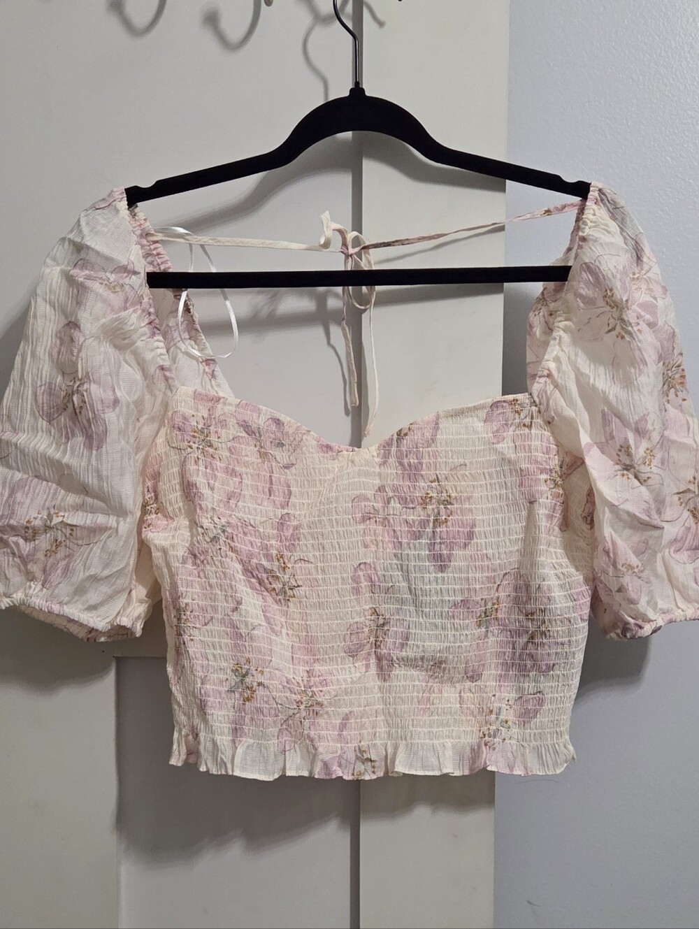 NWT - H&M Cream and Pink Floral Smocked Puff-Sleeve Crop Top